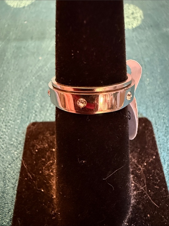 Jewelry - Classic Silver Tone Band spin Ring with Clear Crystal Accents